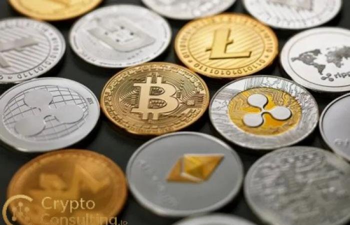 Crypto Market Consolidates: Spot Bitcoin ETFs Struggle and Altcoins Await Catalysts as Leverage Flushes Out